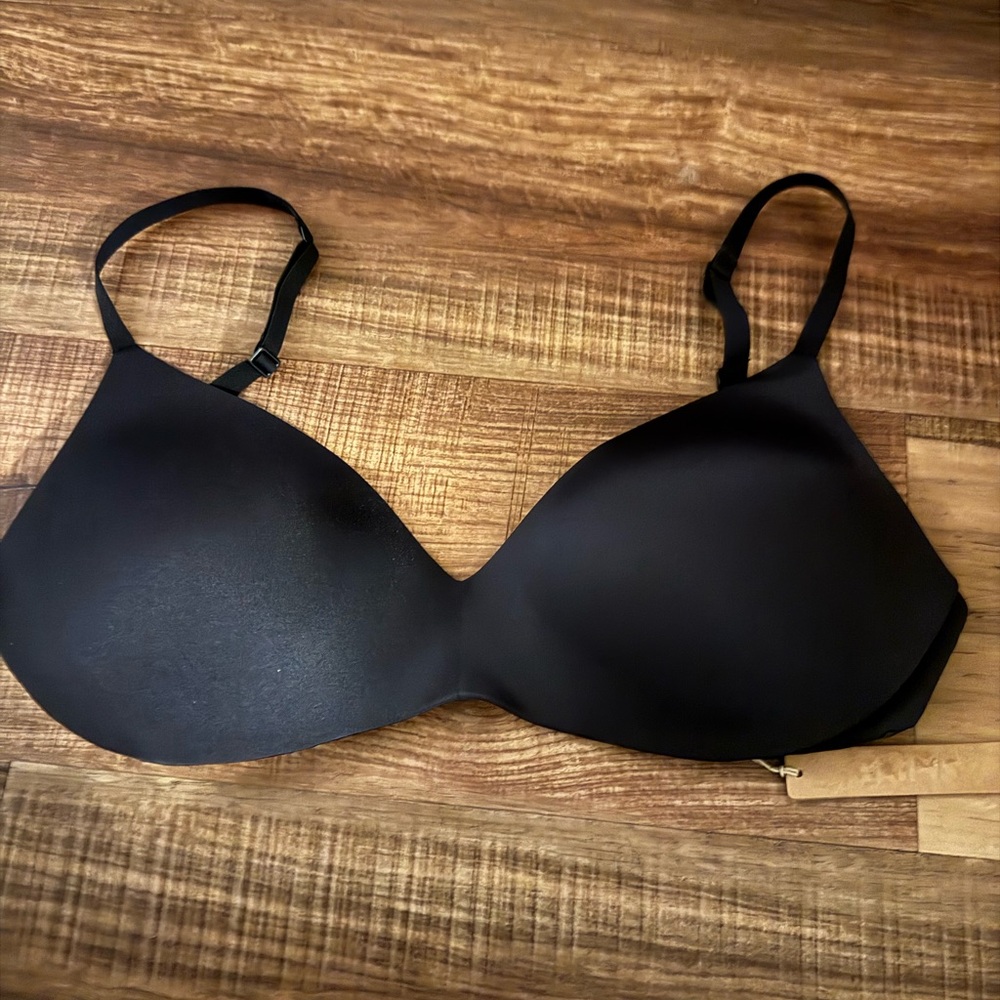 SKIMS Wireless Form Push Up Plunge Bra 34D